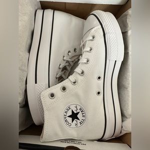 CHUCK TAYLOR ALL STAR LIFT PLATFORM CANVAS